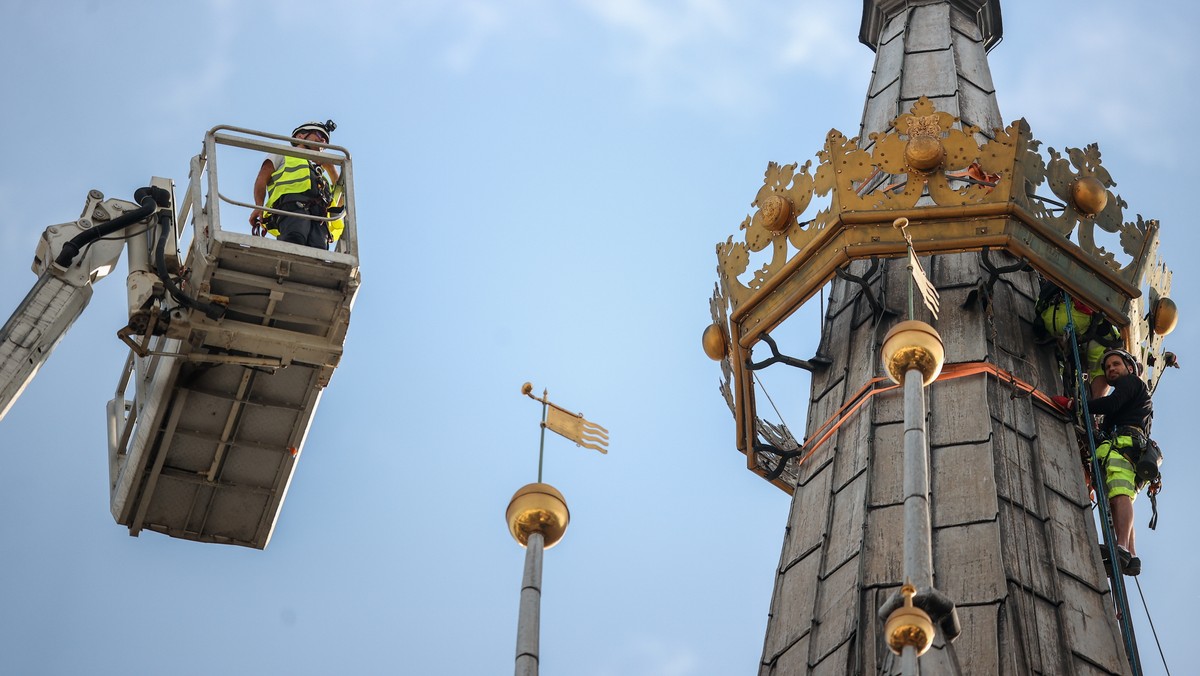 Korona królewska wróci na wieżę bazyliki Mariackiej we wrześniu