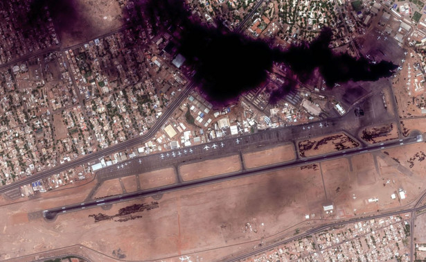 Zdjęcie satelitarne stolicy Sudanu, Chartumu, podczas starć między wojskiem a grupą paramilitarną