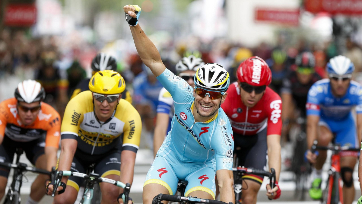 Andrea Guardini (Astana) wygrał po finiszu z peletonu pierwszy etap Abu Dhabi Tour z Qasr Al Sarab do Madinat Zayed. Włoch wyprzedził na ostatnich metrach Toma Boonena (Etixx-QuickStep) oraz Daniele Bennatiego (Tinkoff-Saxo) i został pierwszym liderem premierowej edycji wyścigu w stolicy Zjednoczonych Emiratów Arabskich.