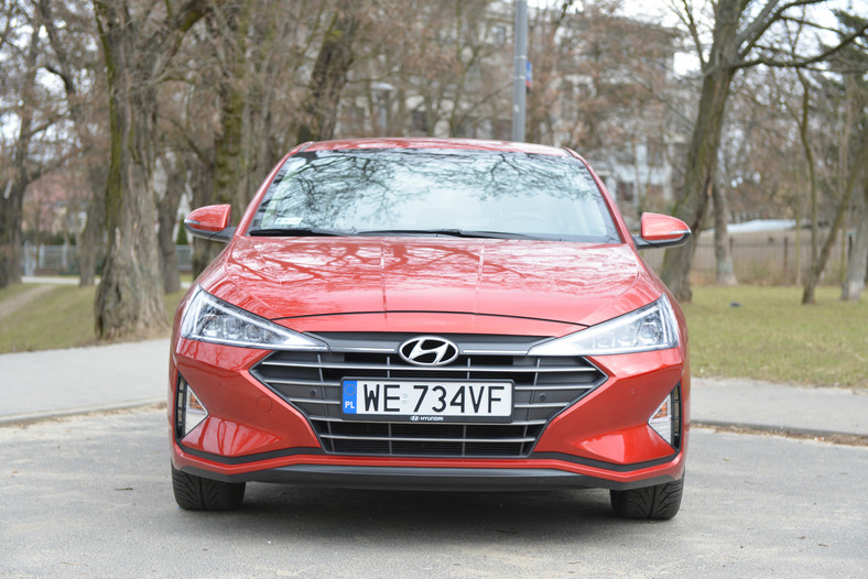 Hyundai Elantra 1.6 6AT