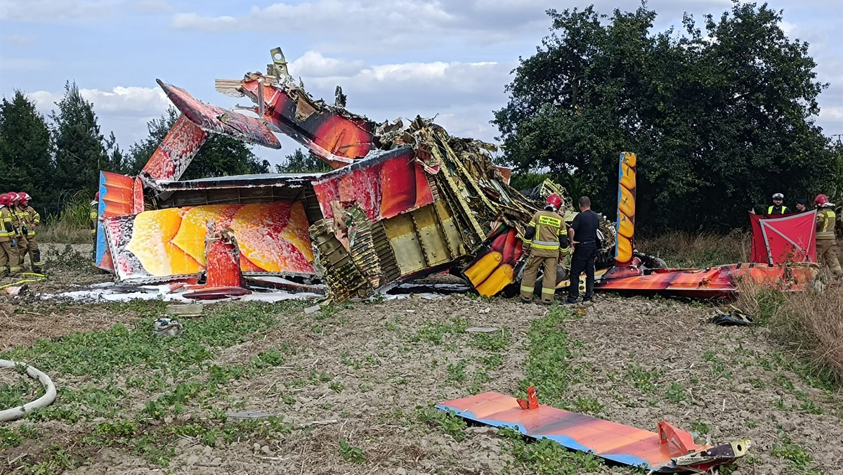 Katastrofa małego samolotu w Łódzkiem. Dwie osoby nie żyją