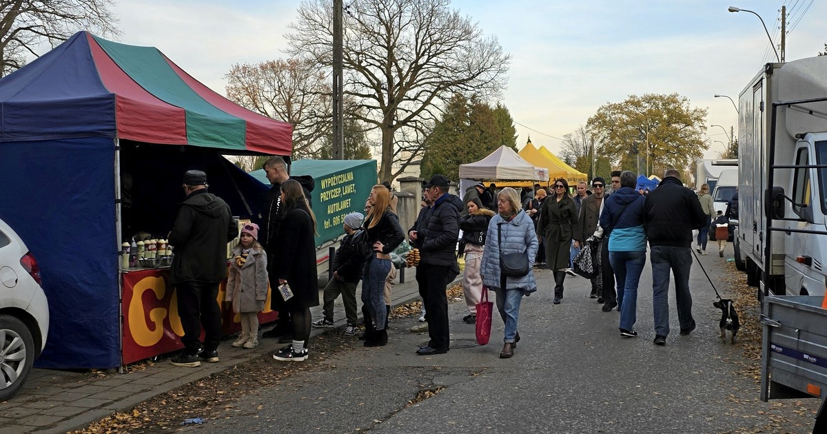 Byliśmy na jednym z największych cmentarzy w Łodzi. To już chyba przesada, co działo się przed wejściem