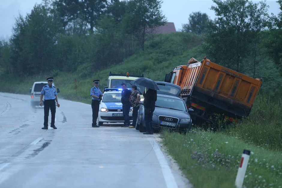 POlicija na mestu nesreće.