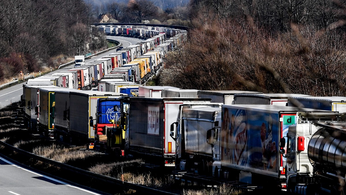 Koronawirus. Polska i Niemcy: niewykluczone wsparcie Bundeswehry na autostradzie A4