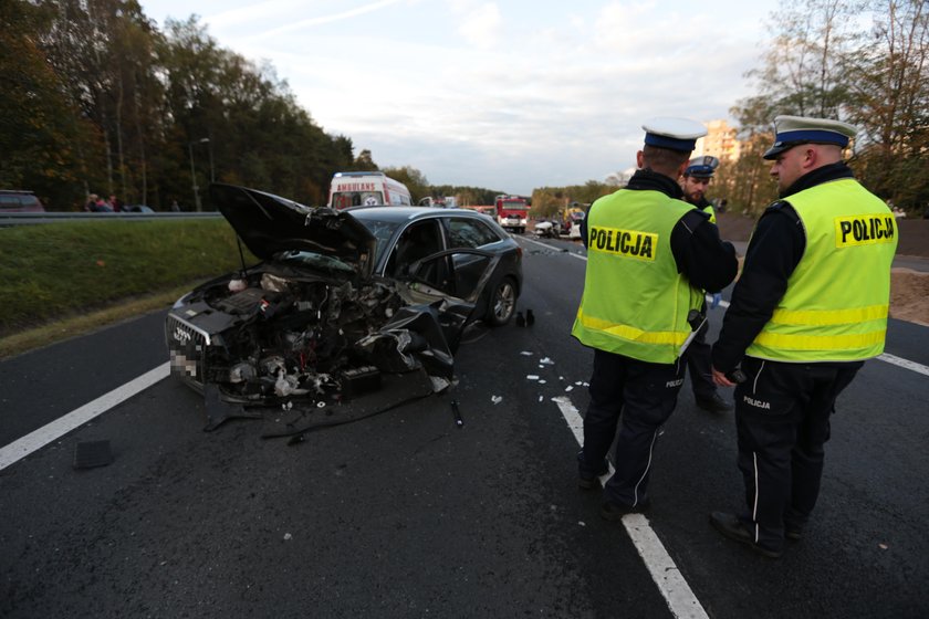 Tragedia na S3. Audi staranowało skodę. Jedna osoba nie żyje