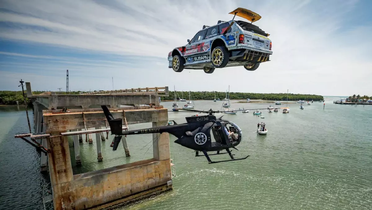 Gymkhana 2022 z Travisem Pastraną i starym Subaru