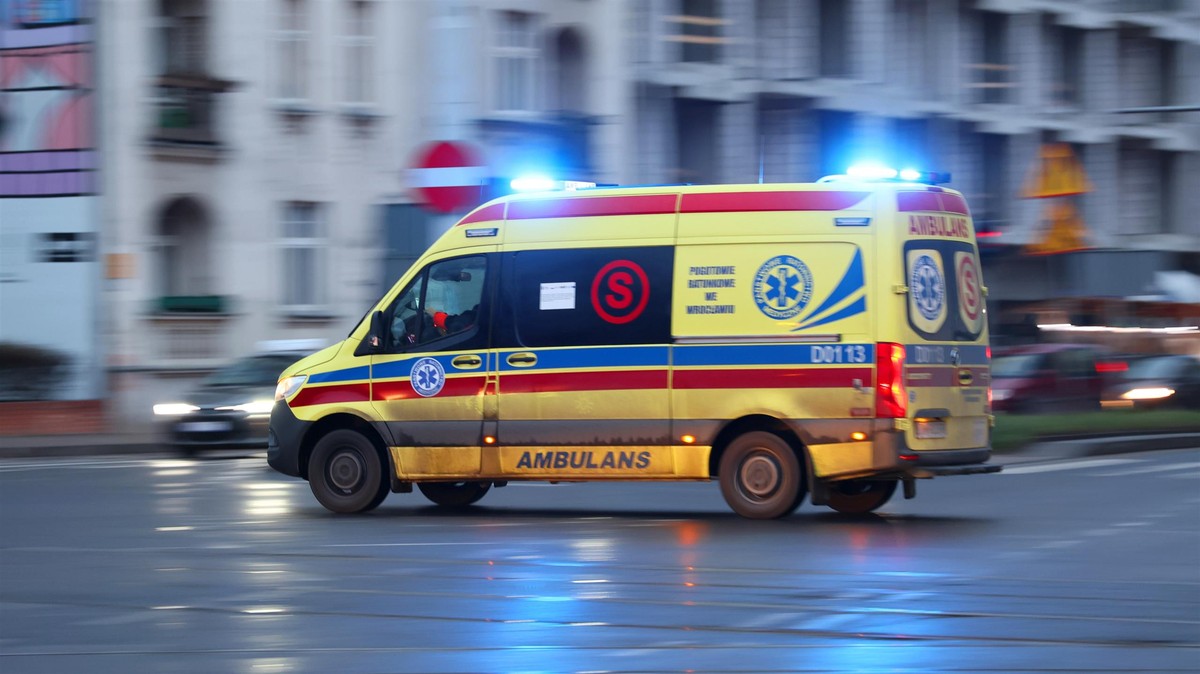 Dramat w Legnicy. Trzynastolatek ranił rówieśnika nożem. Potem sam trafił do szpitala