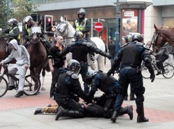 Największe zamieszki od 30 lat. Chaos rozlał się poza Londyn