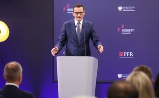 Morawiecki: Decyzję o ewentualnym przedłużeniu wakacji kredytowych podejmiemy w czerwcu lub lipcu
