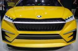 Skoda Enyaq iV daje popis innowacji. Czesi wreszcie mogli rozwinąć skrzydła