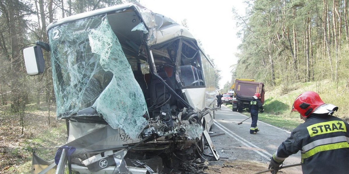 Zmiażdżony autokar z pielgrzymami! Nowe fakty