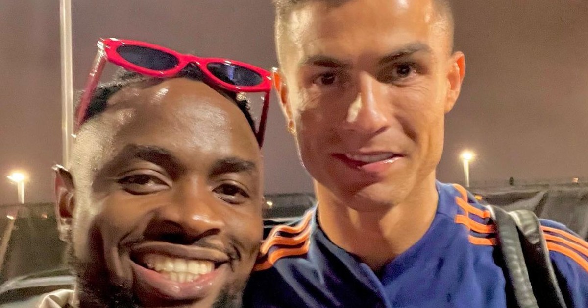 Ommy Dimpoz meets Cristiano Ronaldo David de Gea Bruno Fernandes Jadon Sancho Fred - Vimarsana News