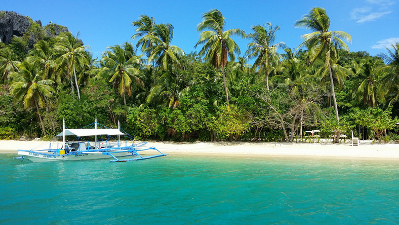 Kolejne rankingi mówią same za siebie. Stacja telewizyjna CNN stawia Filipiny na drugim miejscu pośród krajów oferujących najlepsze jedzenie na świecie. Na liście Top 10 kierunków turystycznych Lonley Planet, Filipiny znalazły się na miejscu 8. Zaś podróżnicy z portalu Trip Advisor okrzyknęli White Beach na wyspie Boracay najlepszą plażą w Azji.