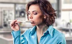 Utrata powonienia i smaku częstsza u kobiet chorych na Covid-19 niż u mężczyzn