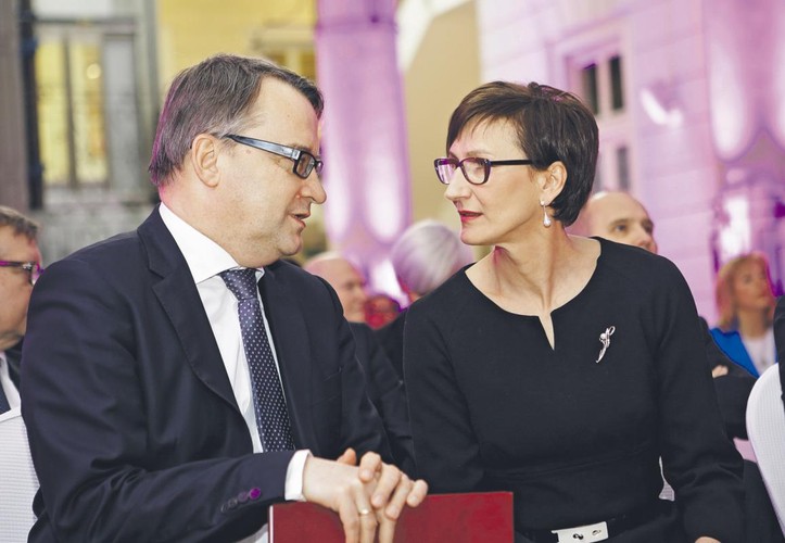 Jadwiga Sztabińska, redaktor naczelna DGP i Marek Biernacki, minister sprawiedliwości byli członkami kapituły konkursu Złote Paragrafy. / fot. Wojtek Górski