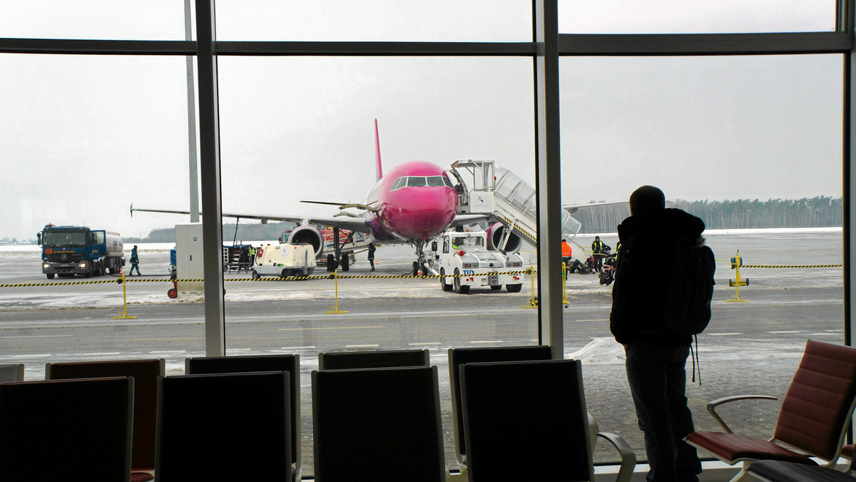 Tanie linie lotnicze Wizz Air zdecydowały o przeniesieniu swoich połączeń lotniczych z Gdańskiem i Warszawą z Prestwick do Glasgow.