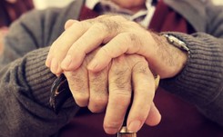 Obniżenie wieku emerytalnego pozostanie tylko obietnicą? 'Z matematyką nawet PiS nie wygra'