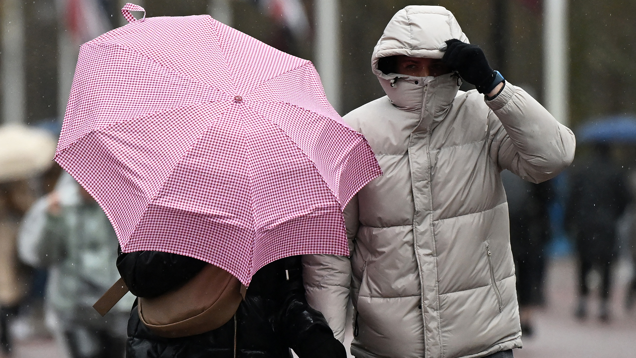 Las lluvias cortan tres carreteras del sur de Cataluña