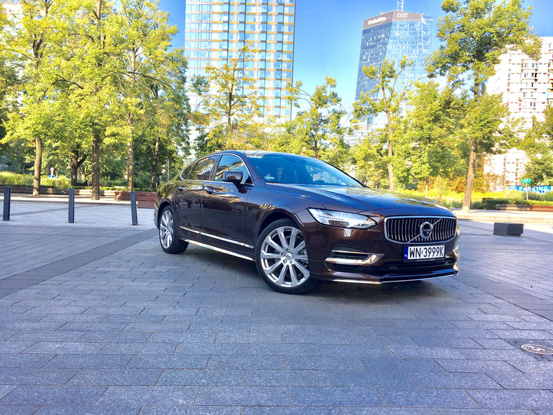 Volvo S90 T8 Inscription – Hybryda nie do oszczędzania