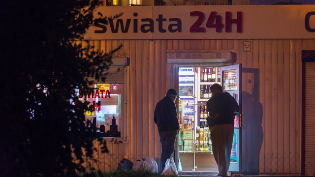 Mieszkańcy chcą ograniczenia nocnej sprzedaży alkoholu. Miasto myśli nad uchwałą