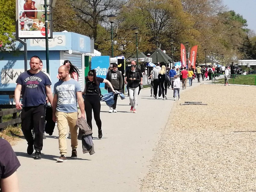 Reka šetača na Adi