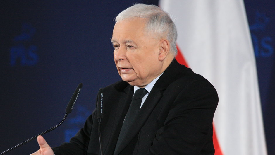 Prezes Prawa i Sprawiedliwości Jarosław Kaczyński podczas spotkania z mieszkańcami w Hotelu Nadodrzański Dwór w Nowej Soli