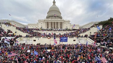 Z Facebooka zniknęło tysiące postów, dotyczących styczniowego ataku na Kongres USA 