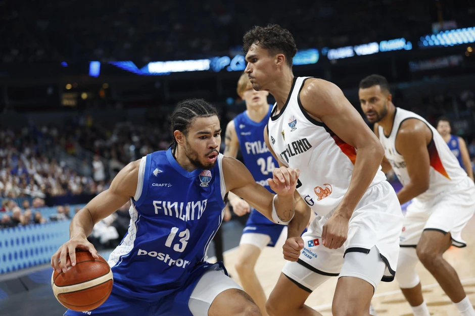 Olivijer Nkamua (levo) bio je najbolji u dresu Finske sa 21 poenom | Foto: EPA/Shutterstock
