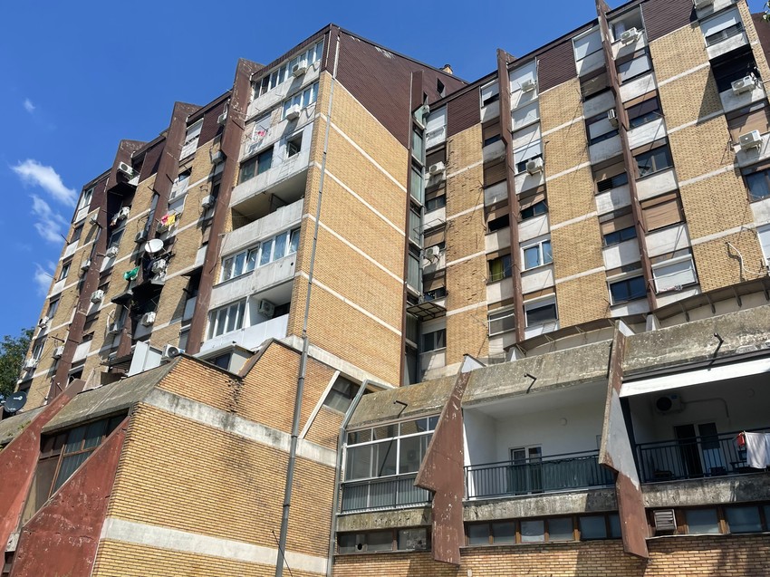 Zgrada u kojoj je izbodena Dragana