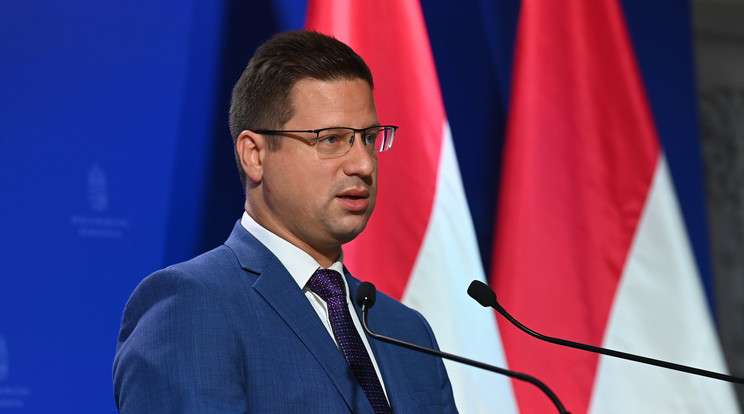 Gulyás Gergely Miniszterelnökséget vezető miniszter a Kormányinfó sajtótájékoztatón 2022. szeptember 8-án. / Fotó: MTI/Máthé Zoltán