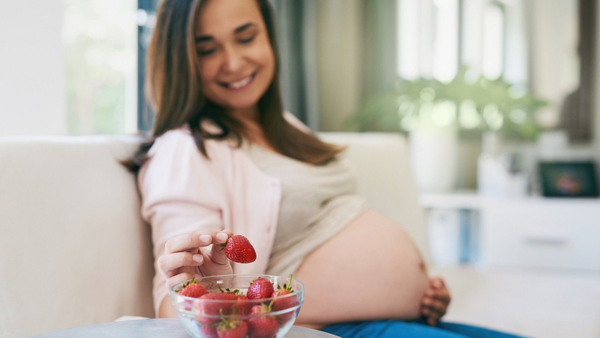 Czy można jeść truskawki w ciąży? Eksperci rozwiewają wątpliwości 