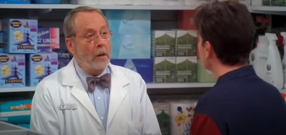 Martin Mull v sitkome Dva a pol chlapa.