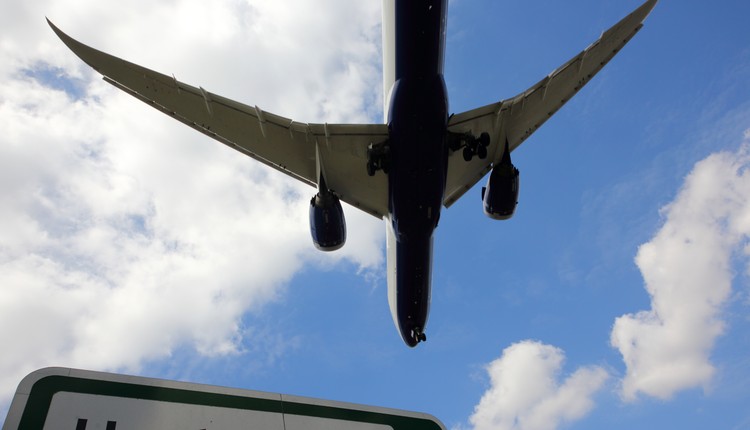Poważny incydent na lotnisku Heathrow. Służby ratunkowe w akcji