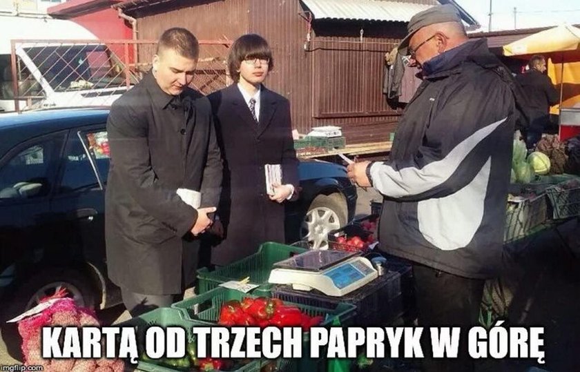 Tyle MON wydało na służbowe karty. MEMY