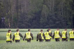 Żołnierze 8. Kujawsko-Pomorskiej Brygady Obrony Terytorialnej poszukują obiektu przypominającego balon, który przyleciał z kierunku Białorusi