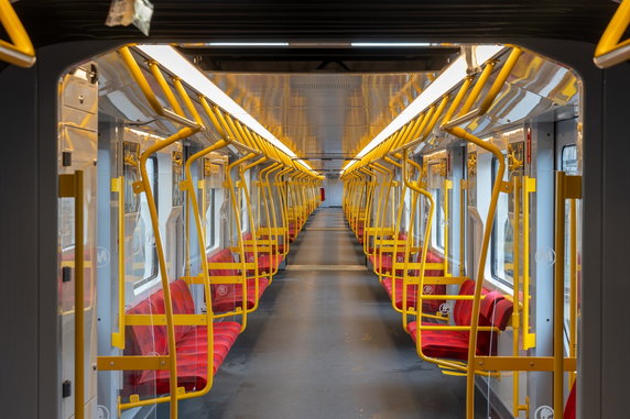 Nowe pociągi dla warszawskiego metra przechodzą już pierwsze testy w Czechach