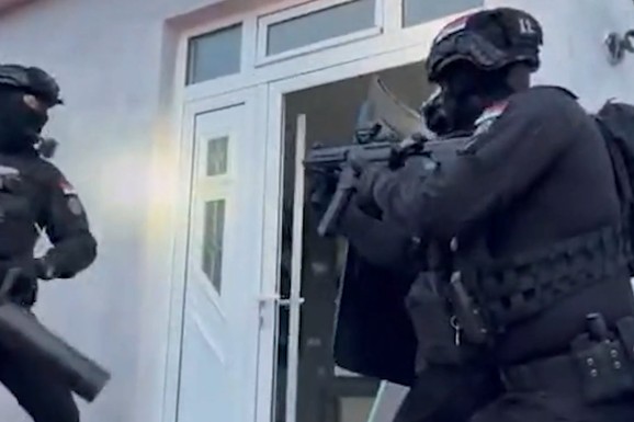 POLICAJAC DAO LAŽNI IDENTITET KRIMINALCIMA Otkrivamo nove de