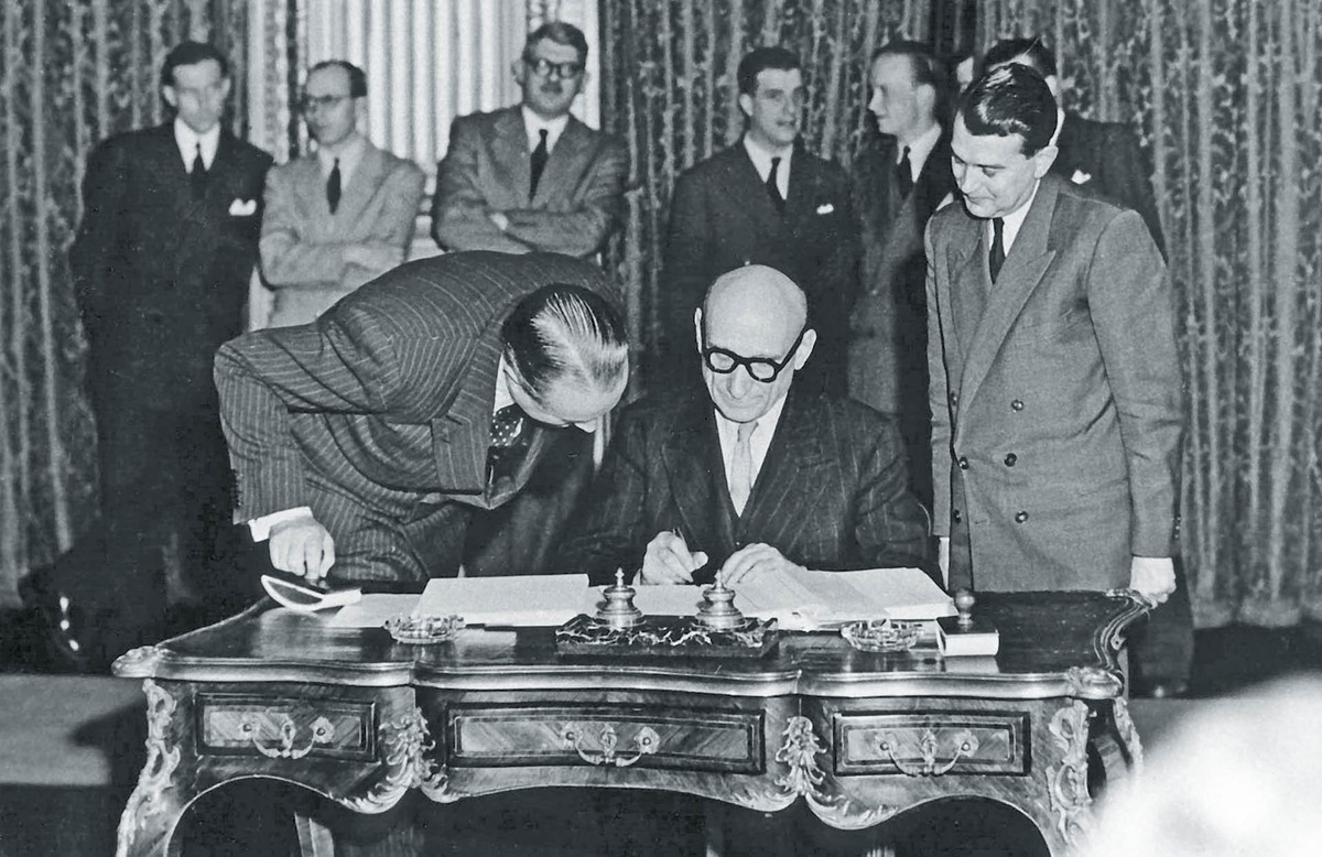 Podpisanie traktatu paryskiego, które ustanowiło Europejską Wspólnotę Węgla i Stali (EWWiS), 18 kwietnia 1951 r.