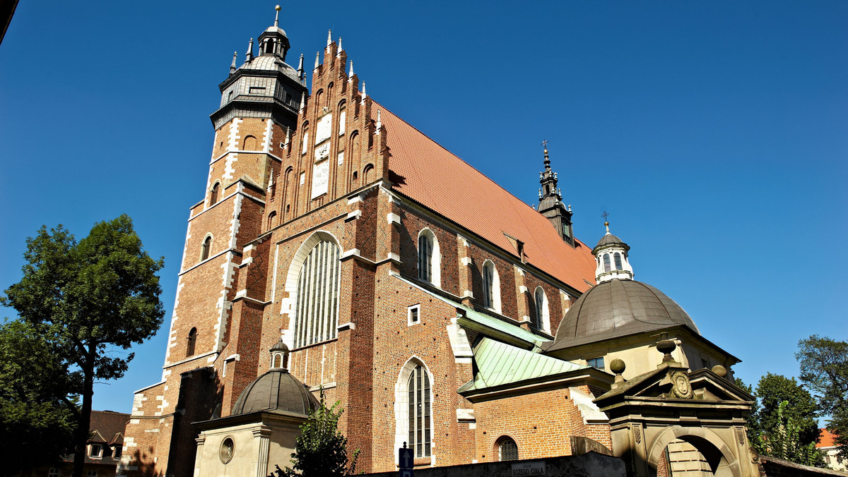 Policjanci z Krakowa zatrzymali obywatela Ukrainy, który z Bazyliki Bożego Ciała w Krakowie ukradł z krypt cztery czaszki pochowanych tam zakonników.