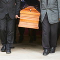 Ogromna szara strefa w branży pogrzebowej. Więcej firm zatrudnia na czarno niż legalnie