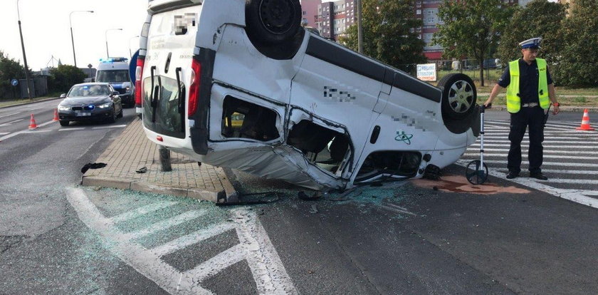 Bus dachował w Opolu. Wielu rannych