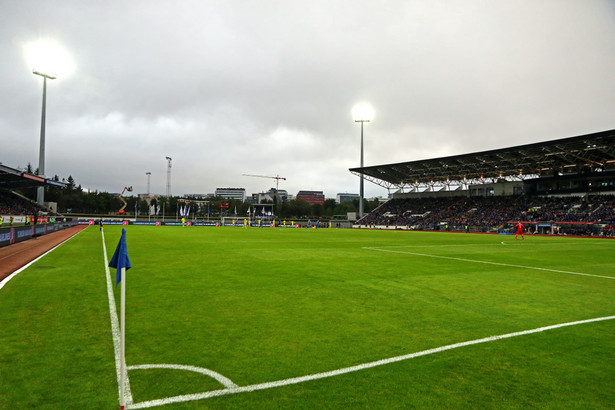 Euro 2020. Rumuni przerażeni stadionem do barażu z Islandią. "To zaśnieżona bryła lodu"