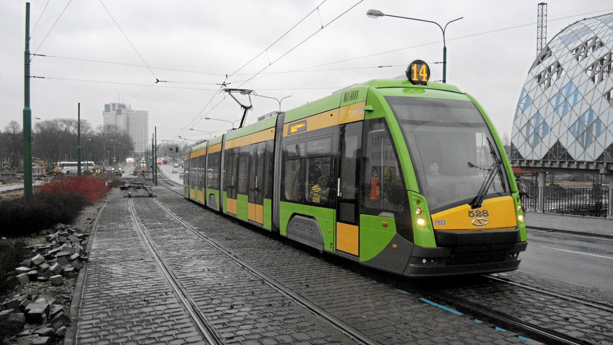 Na ul. Grunwaldzkiej doszło do kolizji tramwaju linii nr 6 z samochodem osobowym. Ruch tramwajowy był wstrzymany.