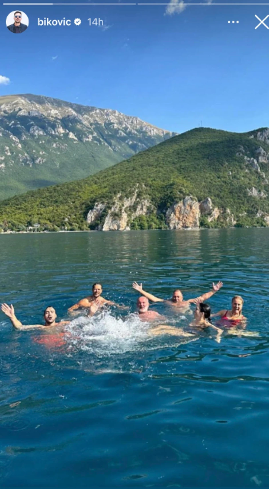 Glumci zajedno na odmoru