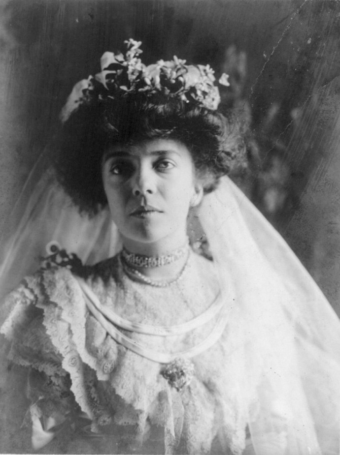 Alis Ruzvelt