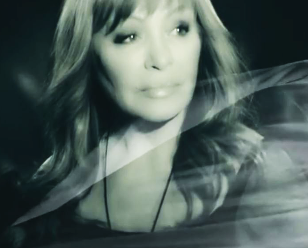 Zdzisława Sośnicka w klipie do 'Tańcz, choćby płonął świat'