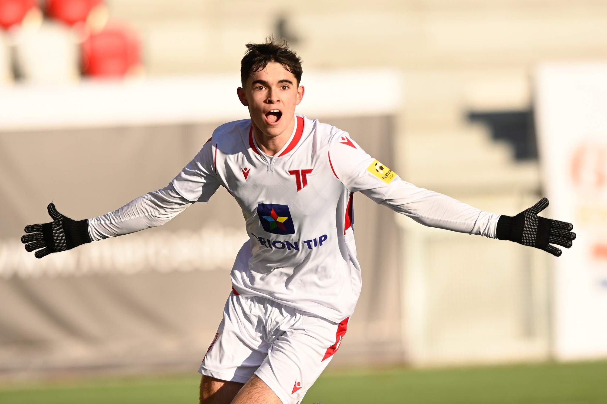 Syn Pavla Demitru Lucas sa venuje futbalu.