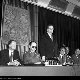 QUIZ. Historia Polski czasów PRL. Na pytanie nr 10 na pewno znasz odpowiedź