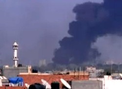 Powstańcy zdobyli kwaterę Kadafiego. Tańczą na gruzach