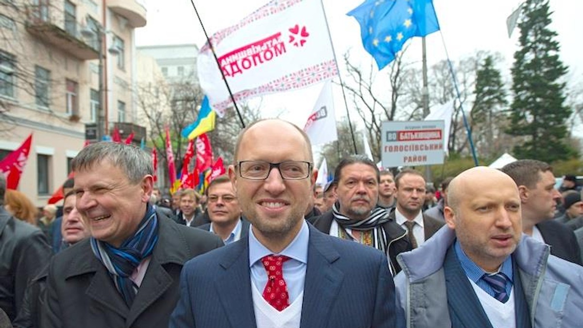 Arsenij Jaceniuk podczas protestu. fot.EPA/ALEXEY FURMAN/ PAP/EPA.